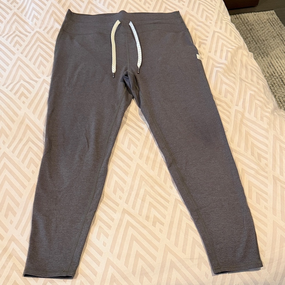 Vuori Everyday Legging - Women’s M, Chia Heather (limited edition color)